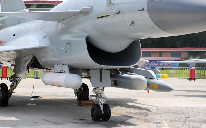揭秘殲-10“猛龍”進化之路 從A到C型全維度解析，兼論航電與計算機系統(tǒng)集成之躍升